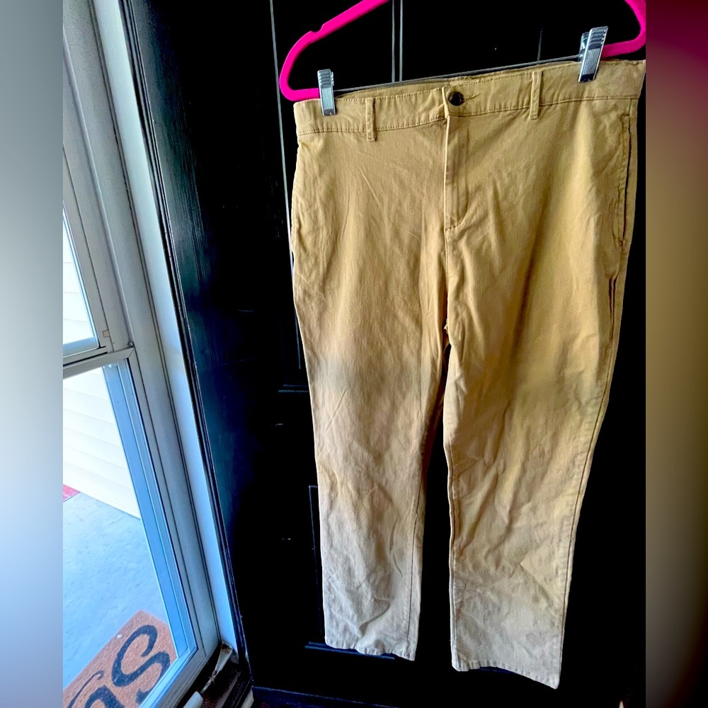 NWOT Children’s Place Boy’s Khakis (Husky) - Sz 20 Husky